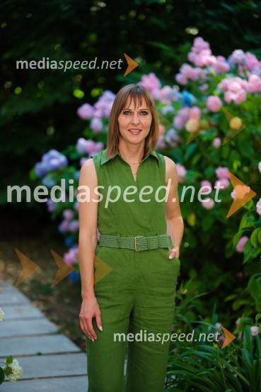  Mateja Repovž, namestnica direktorice na Marketing magazinu in direktorica DIGGITPR lab, napredna šola za odnose z javnostmi, podelitev diplom 2025