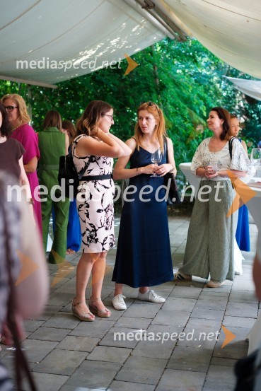  Mojca Badovinac;  Anja Sovič, vodja odnosov z javnostmi, OFEM Maribor 2023PR lab, napredna šola za odnose z javnostmi, podelitev diplom 2025