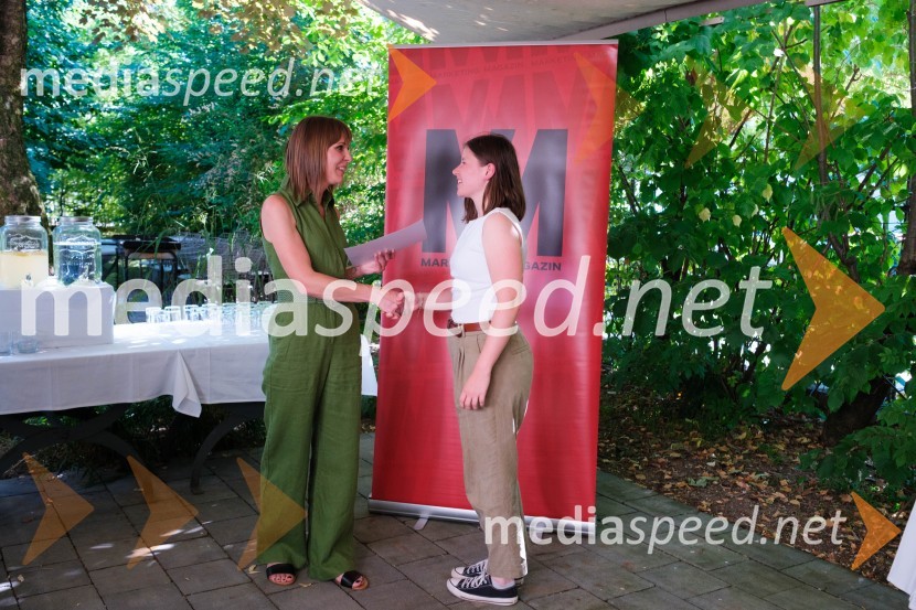  Mateja Repovž, namestnica direktorice na Marketing magazinu in direktorica DIGGIT;  Zarja BašeljPR lab, napredna šola za odnose z javnostmi, podelitev diplom 2025