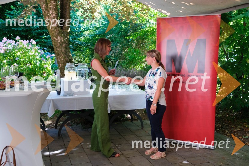  Mateja Repovž, namestnica direktorice na Marketing magazinu in direktorica DIGGIT;  Urška GodecPR lab, napredna šola za odnose z javnostmi, podelitev diplom 2025