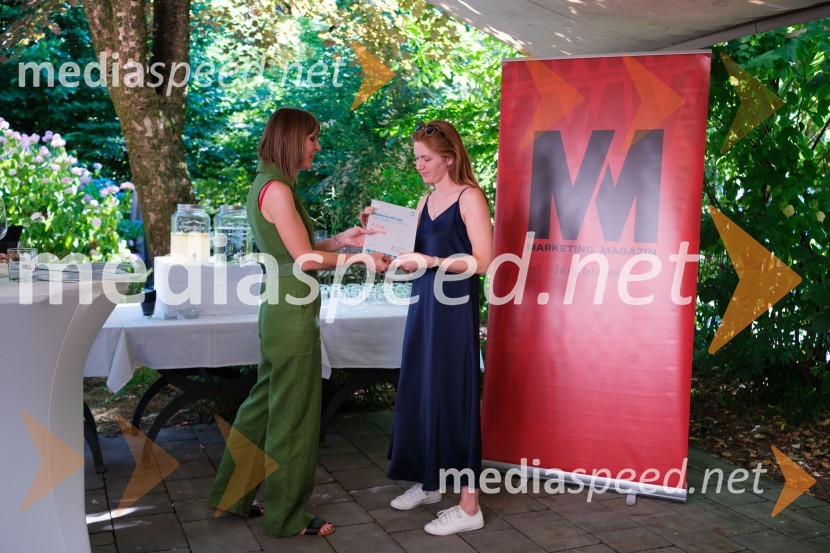  Mateja Repovž, namestnica direktorice na Marketing magazinu in direktorica DIGGIT;  Anja Sovič, vodja odnosov z javnostmi, OFEM Maribor 2023PR lab, napredna šola za odnose z javnostmi, podelitev diplom 2025