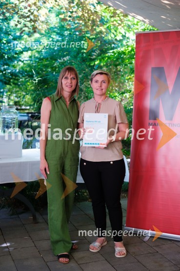  Mateja Repovž, namestnica direktorice na Marketing magazinu in direktorica DIGGIT;  Mojca UršičPR lab, napredna šola za odnose z javnostmi, podelitev diplom 2025