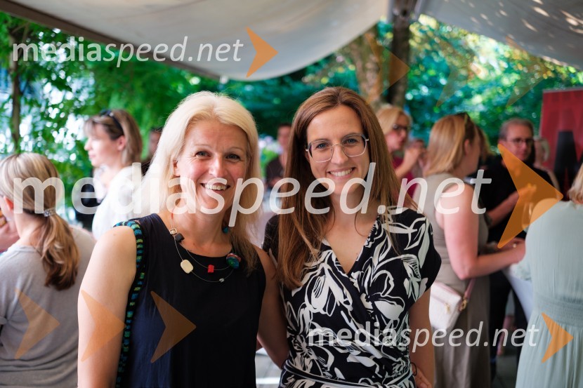  Nada Majdič Mihelec, vodja službe za marketing, T2;  Janja Mahorčič, NUKPR lab, napredna šola za odnose z javnostmi, podelitev diplom 2025