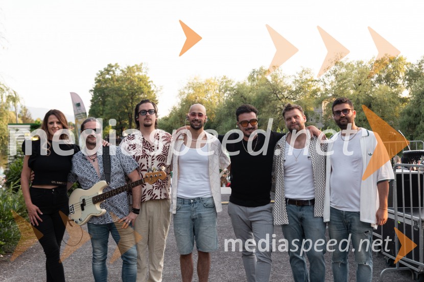 Skupina Batista CadillacMetropolitan Happy Hour odprl poletno sezono na Špici