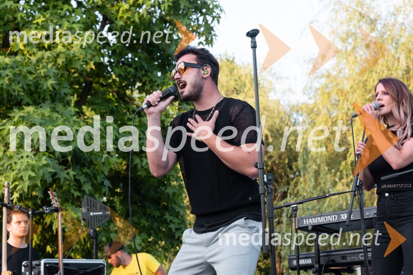  Urban Lutman, pevec, Batista CadillacMetropolitan Happy Hour odprl poletno sezono na Špici