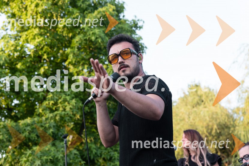  Urban Lutman, pevec, Batista CadillacMetropolitan Happy Hour odprl poletno sezono na Špici