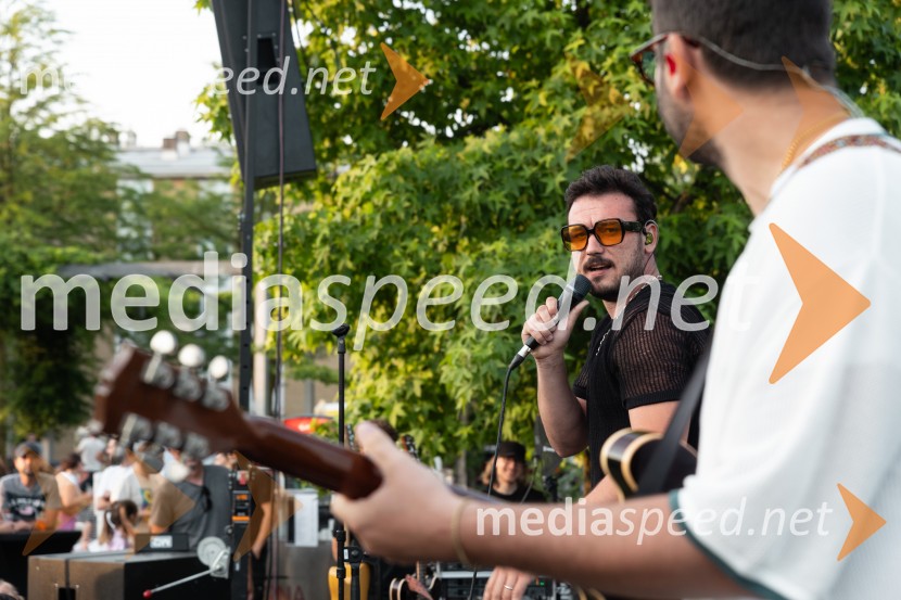  Urban Lutman, pevec, Batista CadillacMetropolitan Happy Hour odprl poletno sezono na Špici