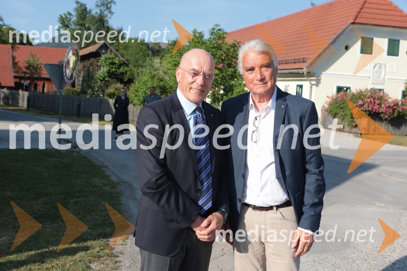  Igor Simčič, Esemit Evropa;  ... Dr. Robert Golob gost na Škrabčevi domačiji