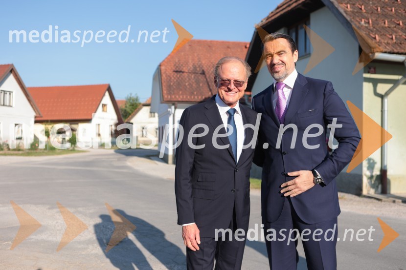  Janez  Škrabec, direktor Riko d.o.o.;  Vojislav Kovač,  častni konzul Črne Gore v SlovenijiDr. Robert Golob gost na Škrabčevi domačiji