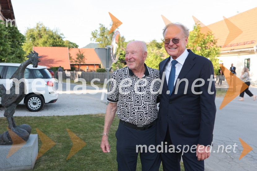  Božo Dimnik, lobist in poslovnež, častni konzul Hrvaške;  Janez  Škrabec, direktor Riko d.o.o.Dr. Robert Golob gost na Škrabčevi domačiji