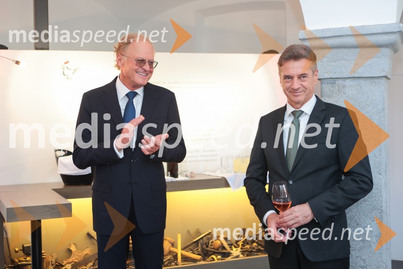  Janez  Škrabec, direktor Riko d.o.o.; dr. Robert Golob, predsednik vlade RSDr. Robert Golob gost na Škrabčevi domačiji