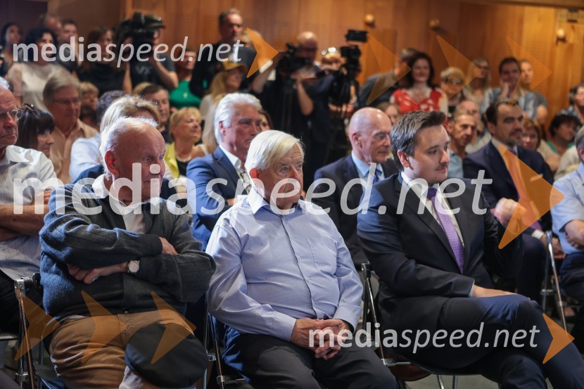  ... ;  Milan Kučan, nekdanji predsednik Republike Slovenije;  Lenart Žavbi, Poslanec Državnega zbora Republike SlovenijeDr. Robert Golob gost na Škrabčevi domačiji