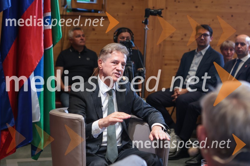 dr. Robert Golob, predsednik vlade RSDr. Robert Golob gost na Škrabčevi domačiji