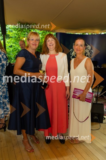 mag. Edita Kuhelj Krajnović, direktorica, Mediade;  Victoria Harrison, britanska veleposlanica v Sloveniji;  Barbara Navala, Britansko veleposlaništvo v SlovenijiPraznovanje rojstnega dneva kralja Karla III.