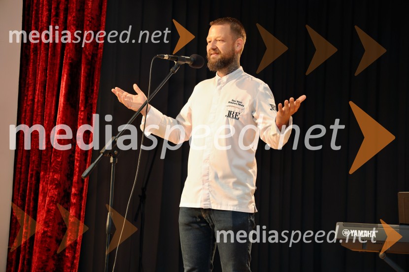  Bine Volčič, kuharski mojsterFuzija okusov Dupleka z Binetom Volčičem