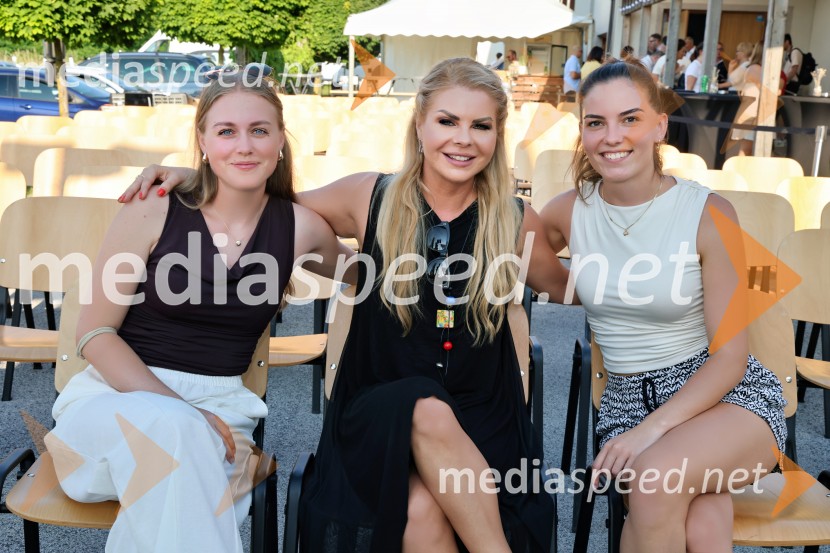  Davida Hafner, Vinarstvo Hafner;  Neža Buh-Neisha, glasbenica;  Barbara Ribič, tekmovalka MasterchefaFuzija okusov Dupleka z Binetom Volčičem