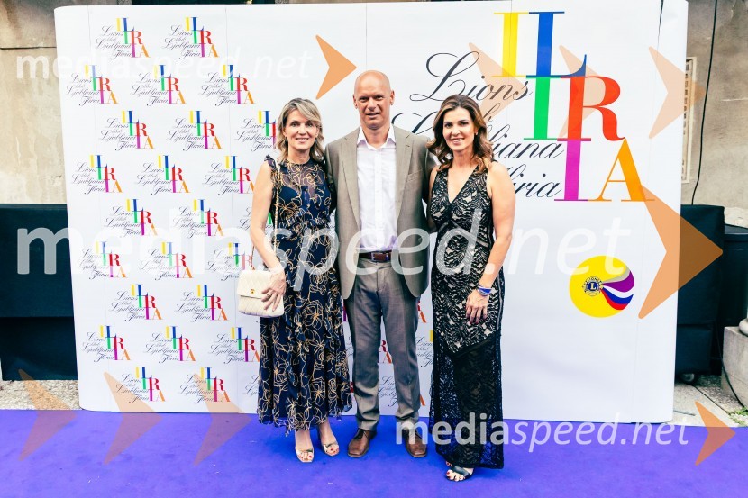  Barbara Uranjek, direktorica, Britansko-slovenska gospodarska zbornica;  Primož Kozina, odvetnik;  Nejka  Grabnar, direktorica kadrovske službe, Hidria25. Kresna noč Lions Kluba Ljubljana Iliria