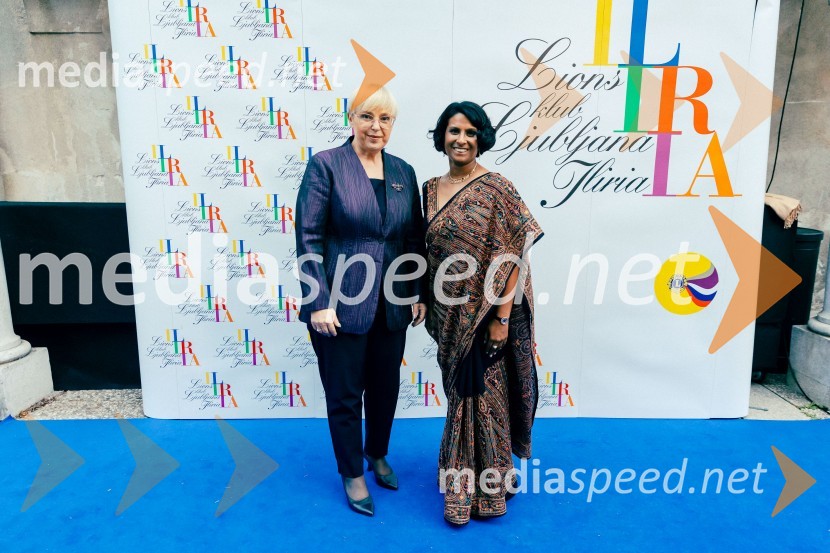 dr. Nataša Pirc Musar, predsednica Republike Slovenije;  Vesna Nisha Dolinar, predsednica SILA 2012-2013 in lastnica restavracije Namaste25. Kresna noč Lions Kluba Ljubljana Iliria