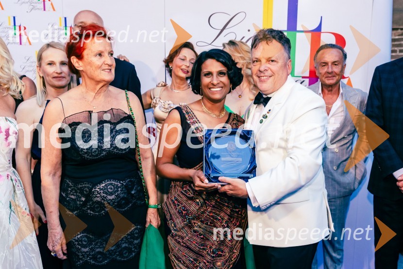  ... ;  Vesna Nisha Dolinar, predsednica SILA 2012-2013 in lastnica restavracije Namaste;  Vladimir Bahč, Lions klub Ilirija25. Kresna noč Lions Kluba Ljubljana Iliria