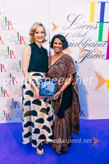  ... ;  Vesna Nisha Dolinar, predsednica SILA 2012-2013 in lastnica restavracije Namaste25. Kresna noč Lions Kluba Ljubljana Iliria