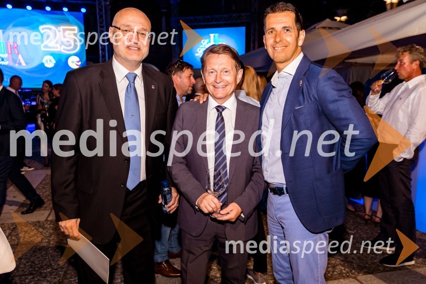  Borut Grmšek, član, Lions klub Ljubljana Iliria;  ... ;  Marko  Mlakar, direktor in partner, Amrop Adria25. Kresna noč Lions Kluba Ljubljana Iliria