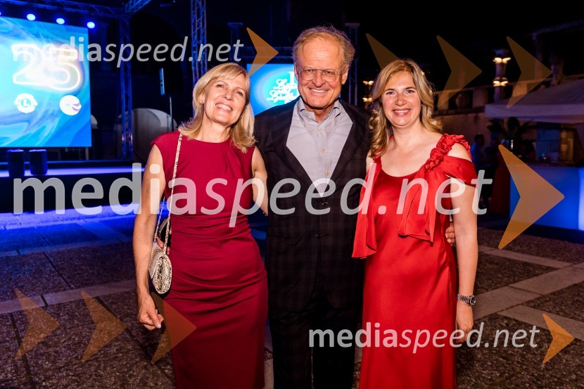  ... ;  Janez  Škrabec, direktor Riko d.o.o.;  Barbara Čepirlo Čičigoj, odnosi z javnostjo Opera in Balet Ljubljana25. Kresna noč Lions Kluba Ljubljana Iliria