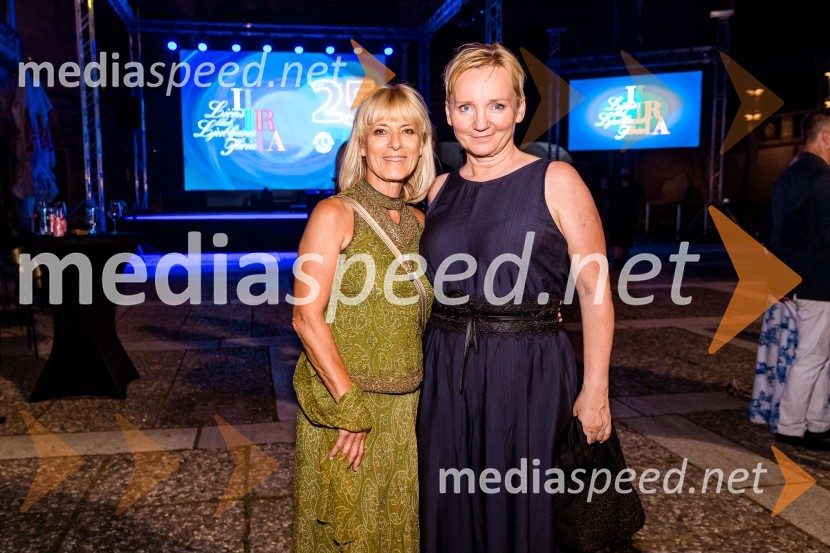  Barbra Jermann, urednica revije Suzy;  Polona  Bohorič, članica Lions klub Ljubljana25. Kresna noč Lions Kluba Ljubljana Iliria