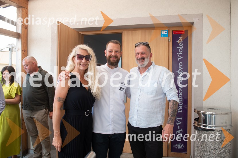  ... ;  Bine Volčič, kuharski mojster;  ... Fuzija okusov Dupleka z Binetom Volčičem