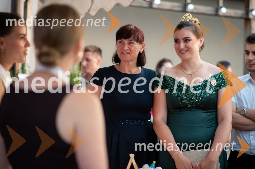  ... ;  Nina  Polanec, 28. Vinska kraljica Slovenije 2025Fuzija okusov Dupleka z Binetom Volčičem