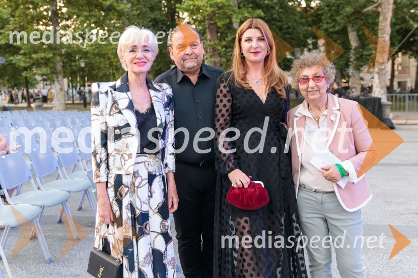  Metka  Premerl, slavistka;  Darko  Brlek, direktor in umetniški vodja, Festival Ljubljana;  Janja Lamberger;  Dragica Petrovič, režiserka in producentka73. Ljubljana Festival, Poletna noč 2025, otvoritev