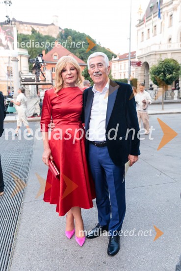  Darja Kuhar Kotnik, soustanoviteljica in podpredsednica Društva za zdravje naroda;  Rajko Kotnik, bivši poslovni direktor Cankarjevega doma, dosedanji predsednik Lions kluba Ljubljana Rožnik73. Ljubljana Festival, Poletna noč 2025, otvoritev