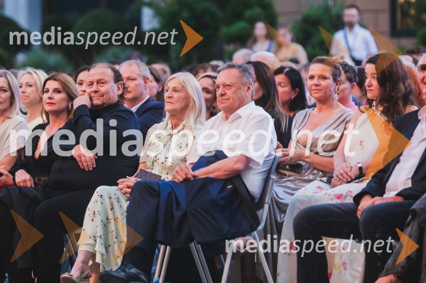  Janja Lamberger;  Darko  Brlek, direktor in umetniški vodja, Festival Ljubljana;  Mija Janković, soproga Zorana Jankovića;  Zoran Janković, župan, Mestna občina Ljubljana73. Ljubljana Festival, Poletna noč 2025, otvoritev