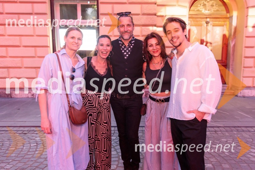  Polona Kalan;  ... ;  Matevž Šalehar - Hamo, glasbenik;  Tjaša Perko, kaskaderka in blogerka;  Bojan Cvjetićanin, Joker Out73. Ljubljana Festival, Poletna noč 2025, otvoritev