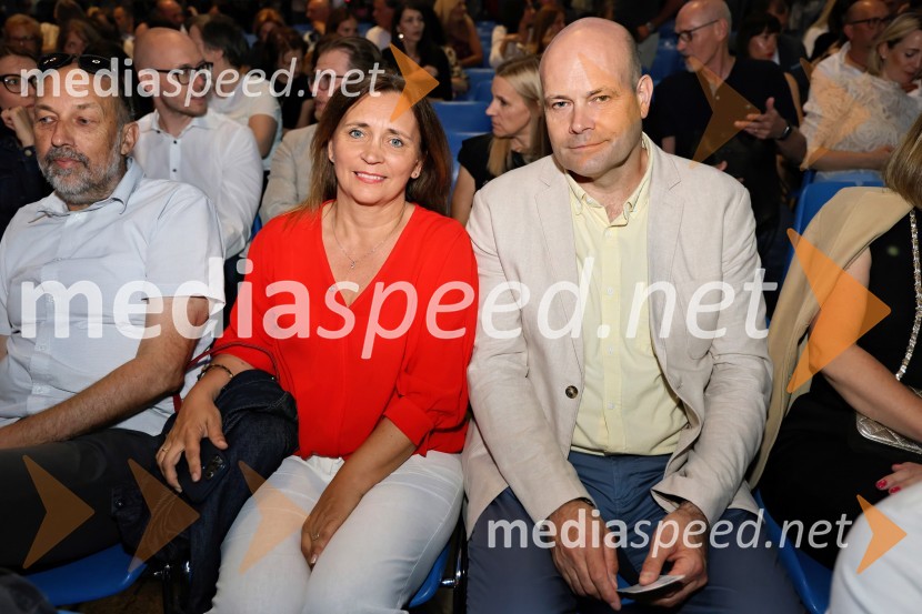 prof. dr. Suzana  Žilič Fišer , predstojnica Inštituta za medijske komunikacije na FERI;  Jure Fišer, direktor SurovineFestival Lent 2025, otvoritev