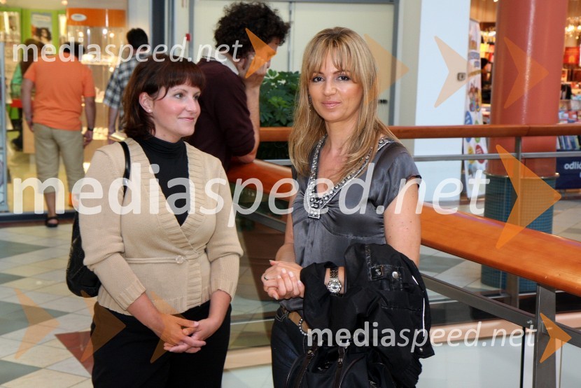 ... in Lidija Šestak Zorič, predsednica društva SončekRašica, otvoritev prodajalne v Europarku