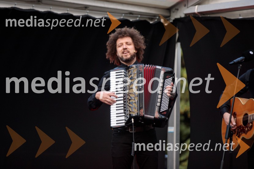  Janez Dovč, glasbenik35. kresnika prejela Ana Schnabl