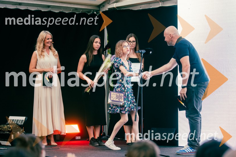  Petruša Golja, literarna kritičarka; Prof. Dr. Andrej Predin, pisatelj in novinar35. kresnika prejela Ana Schnabl