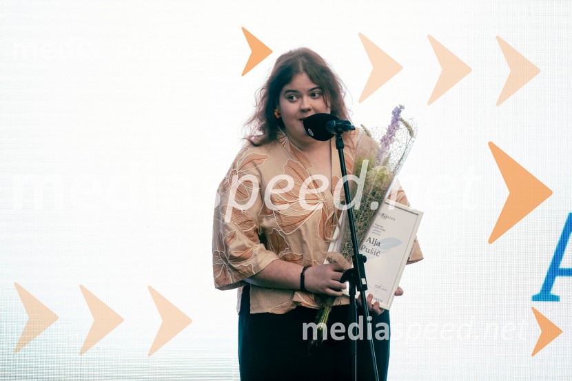  Alja Pušič, glasbenica35. kresnika prejela Ana Schnabl