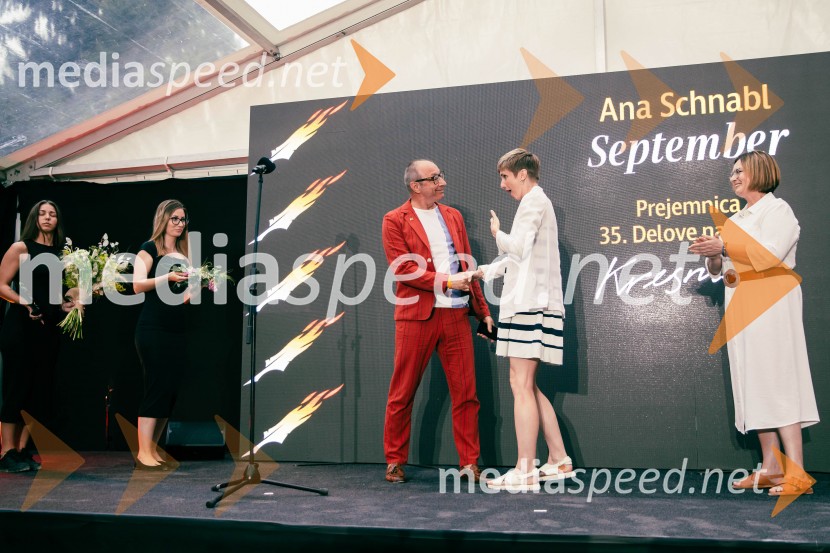  Igor Bratož, pisatelj;  Ana  Schnabl, pisateljica;  Nataša  Luša, direktorica družbe Delo d.o.o.35. kresnika prejela Ana Schnabl