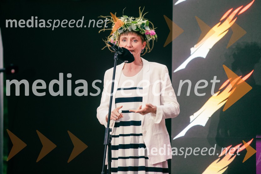  Ana  Schnabl, pisateljica35. kresnika prejela Ana Schnabl