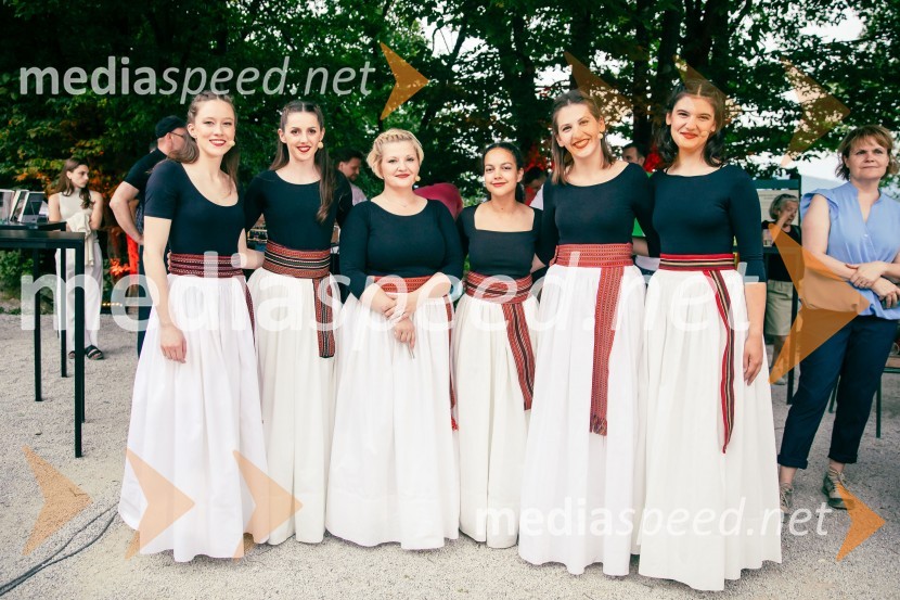 pevska skupina Maroltovke35. kresnika prejela Ana Schnabl