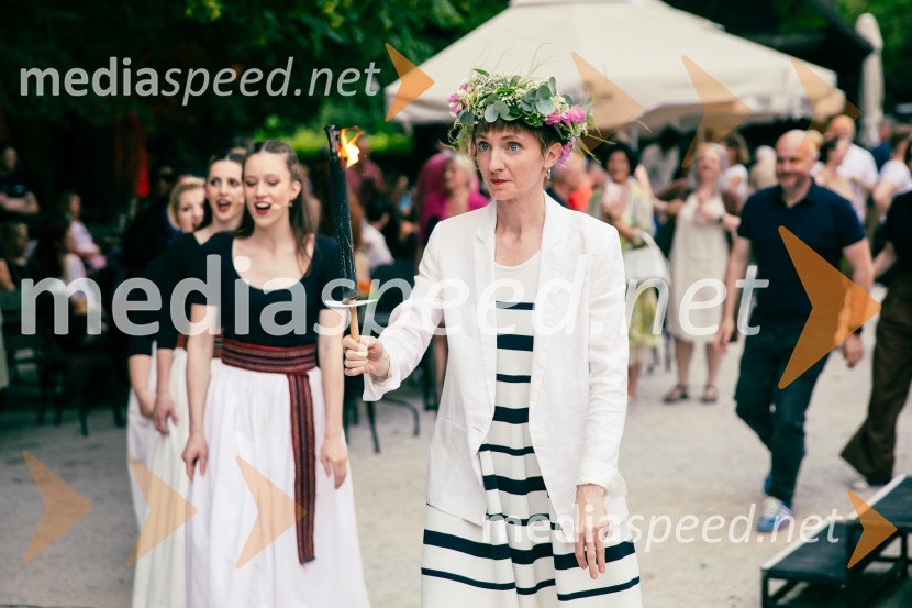  Ana  Schnabl, pisateljica35. kresnika prejela Ana Schnabl