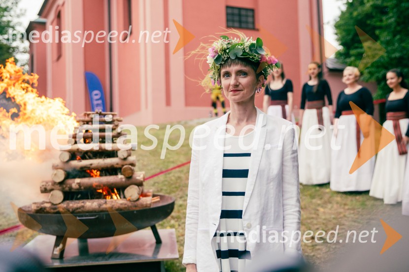  Ana  Schnabl, pisateljica35. kresnika prejela Ana Schnabl