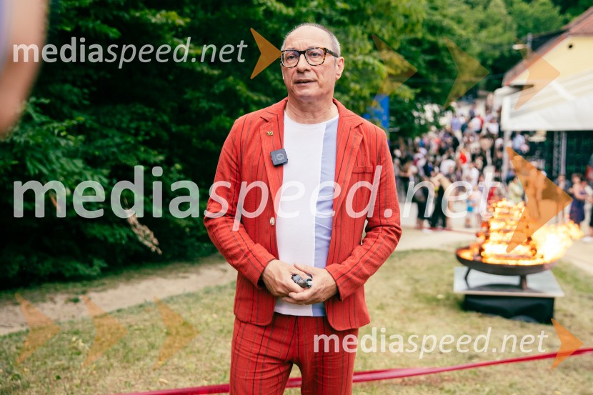  Igor Bratož, pisatelj35. kresnika prejela Ana Schnabl