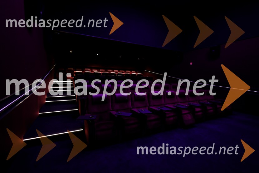 ODISEJA odpira svoja vrata