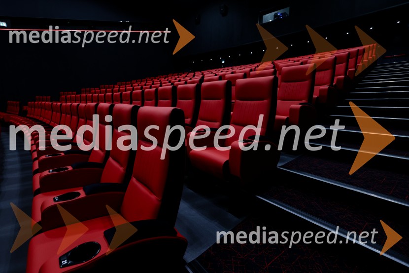 ODISEJA odpira svoja vrata