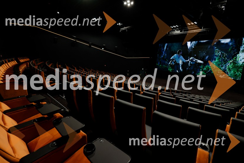 ODISEJA odpira svoja vrata