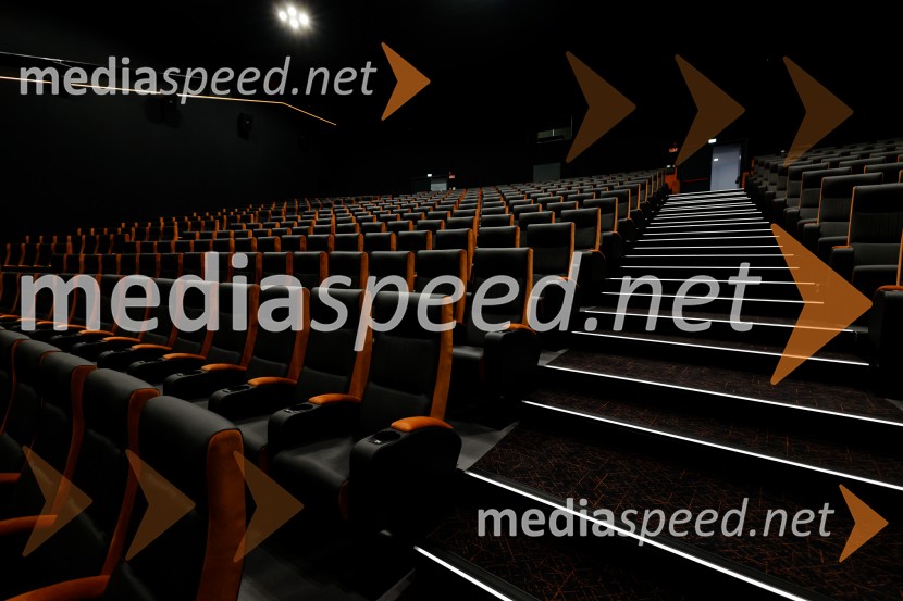 ODISEJA odpira svoja vrata