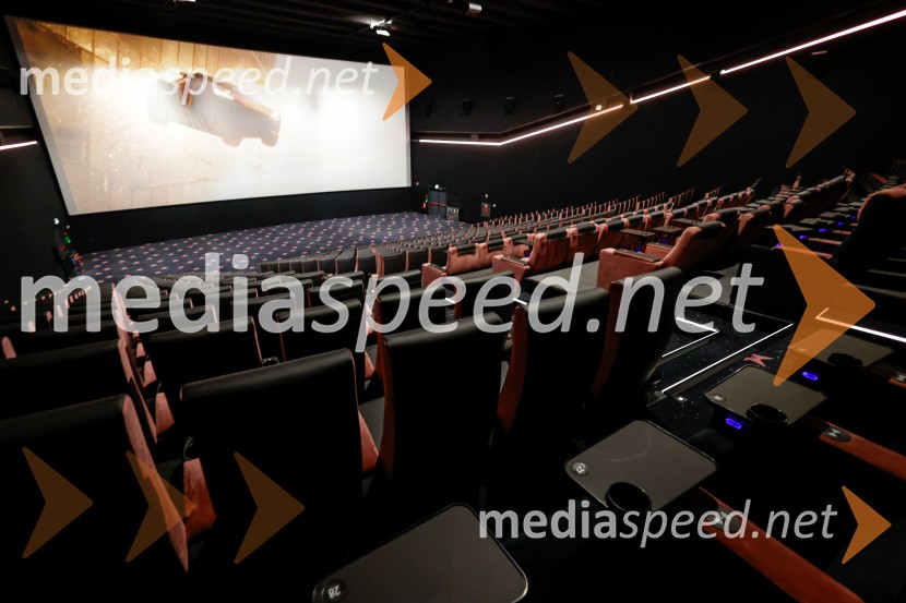 ODISEJA odpira svoja vrata