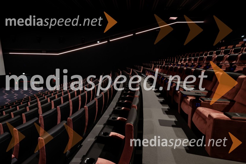 ODISEJA odpira svoja vrata